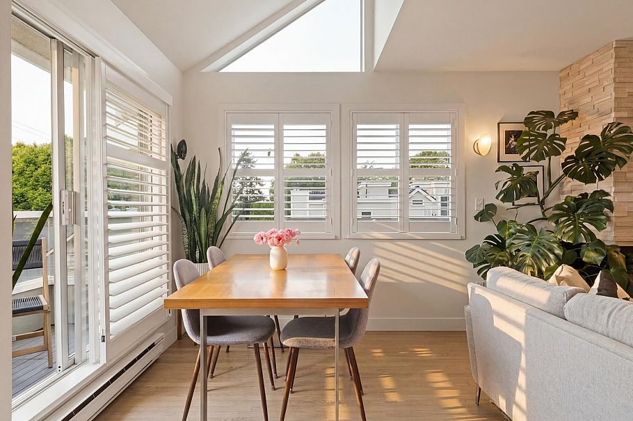 2558 W 4th Avenue Vancouver, BC - 5
