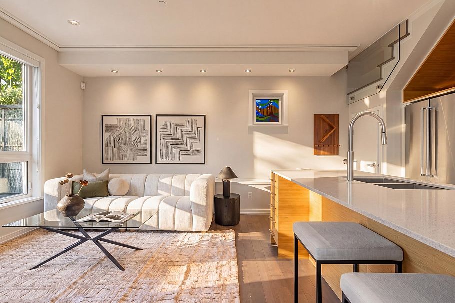 1133 Templeton Drive Vancouver, BC - 2
