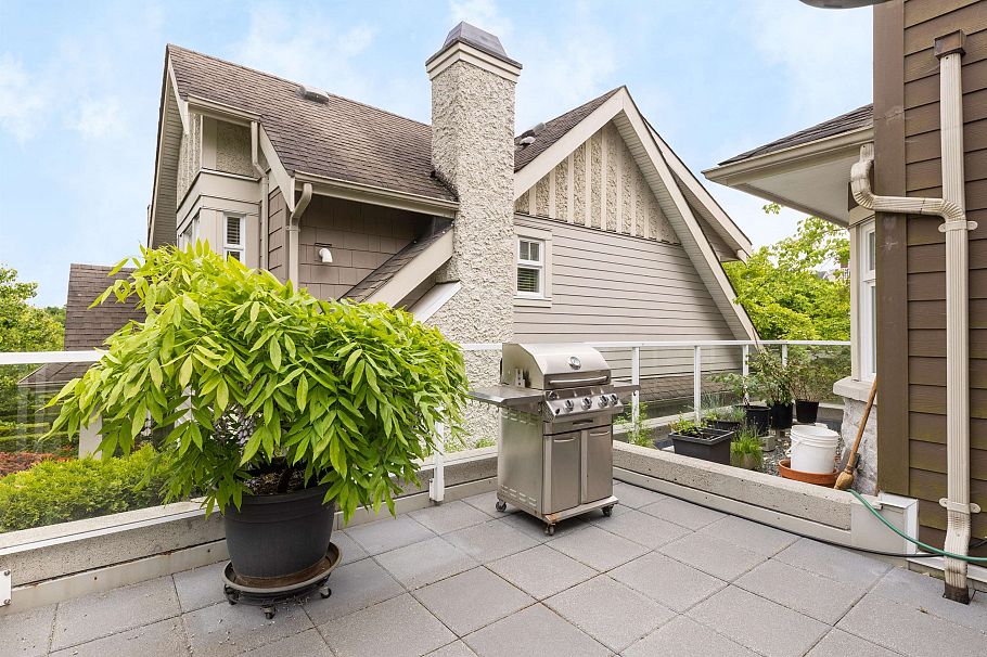 4490 W 8th Avenue Vancouver, BC - 28
