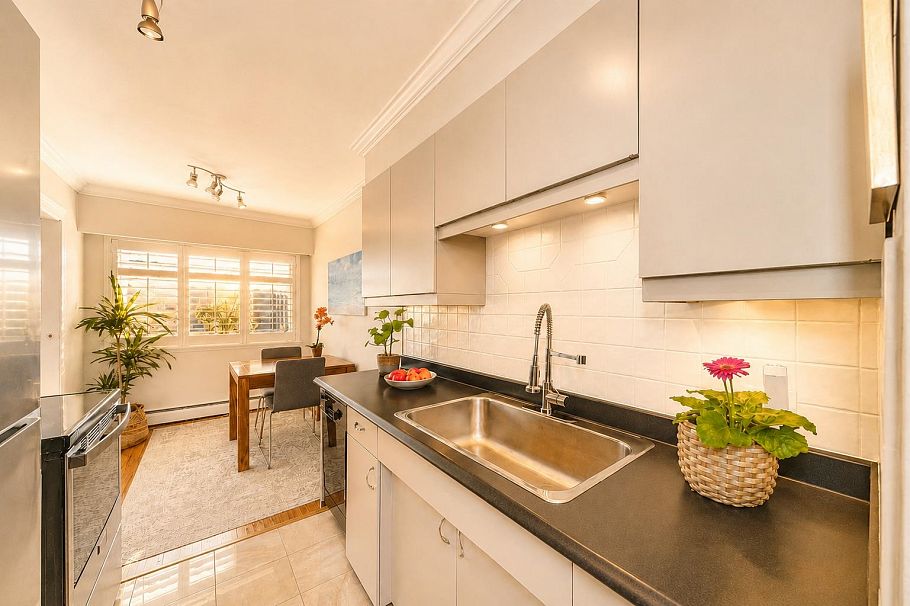 305 2430 Point Grey Road Vancouver, BC - 7