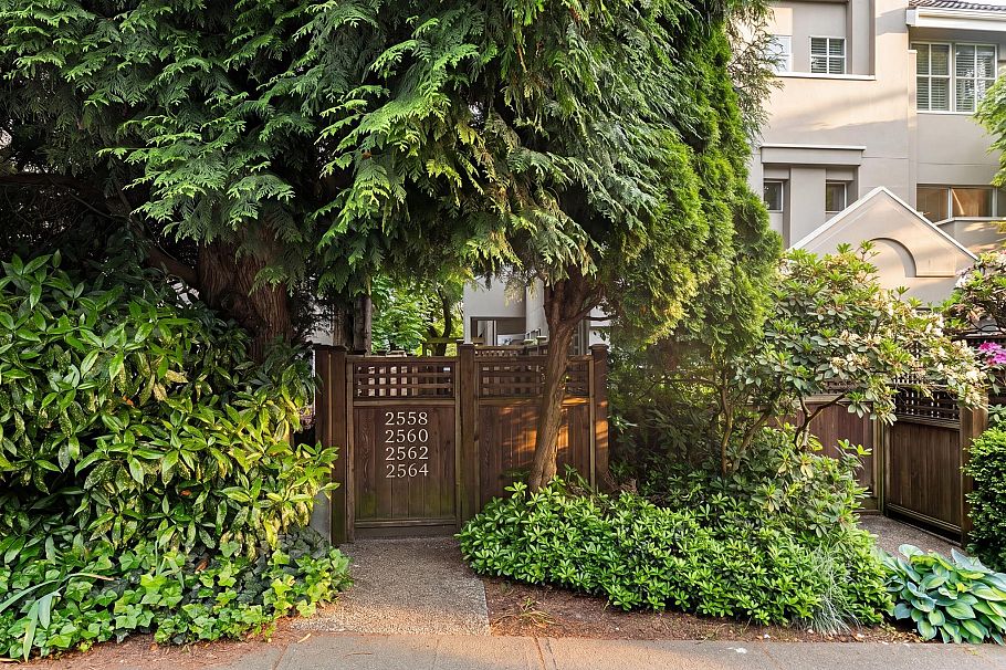2558 W 4th Avenue Vancouver, BC - 28