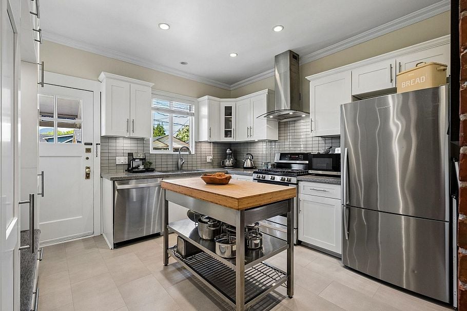 2323 Graveley Street Vancouver, BC - 6