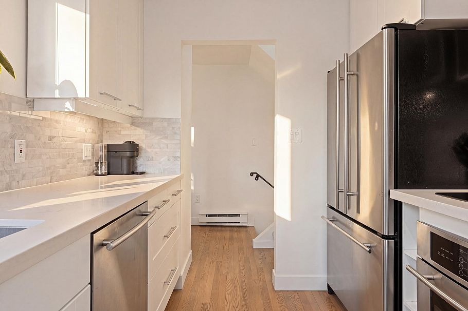 2558 W 4th Avenue Vancouver, BC - 13
