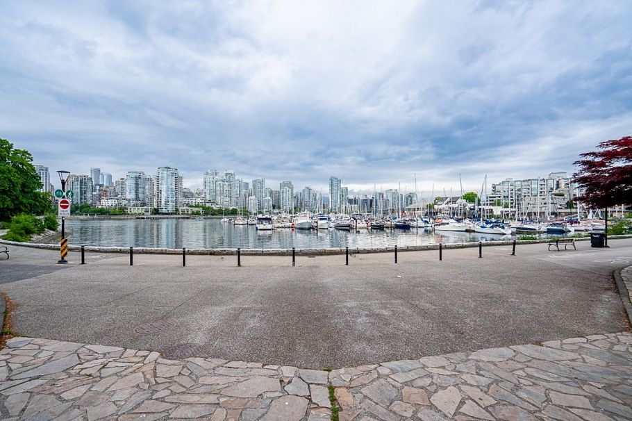 697 Moberly Road Vancouver, BC - 36