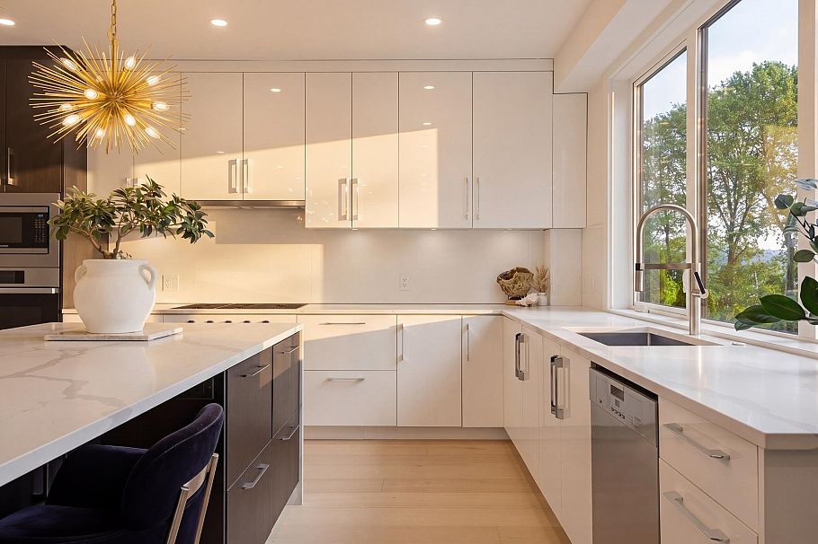919 E 4th Street North Vancouver, BC - 9