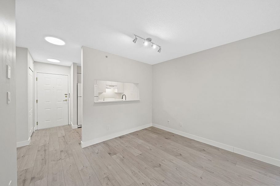 311 3489 Ascot Place Vancouver, BC - 10