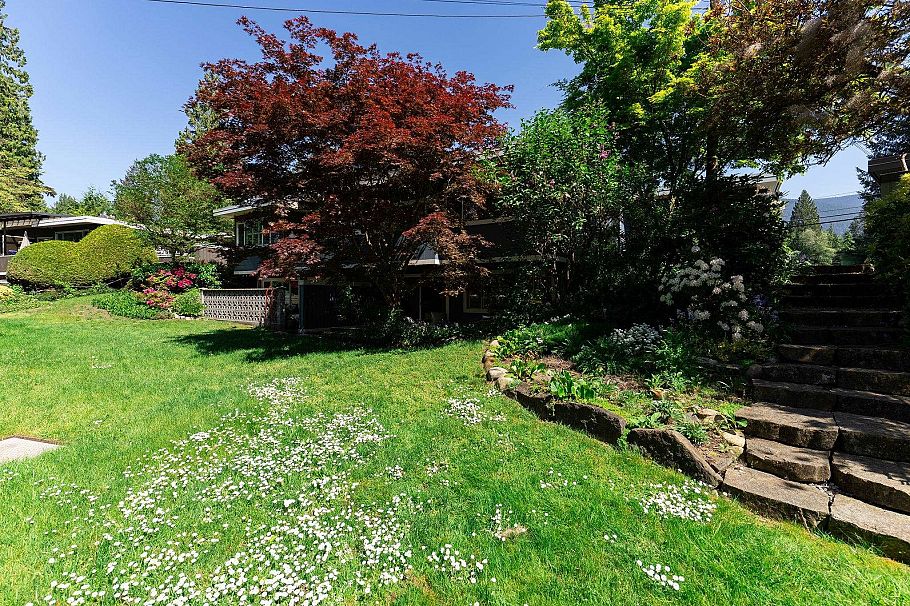 3665 Edgemont Boulevard North Vancouver, BC - 16
