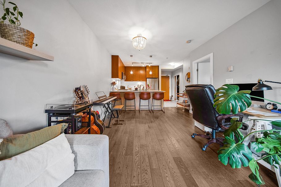 205 1330 Marine Drive North Vancouver, BC - 7
