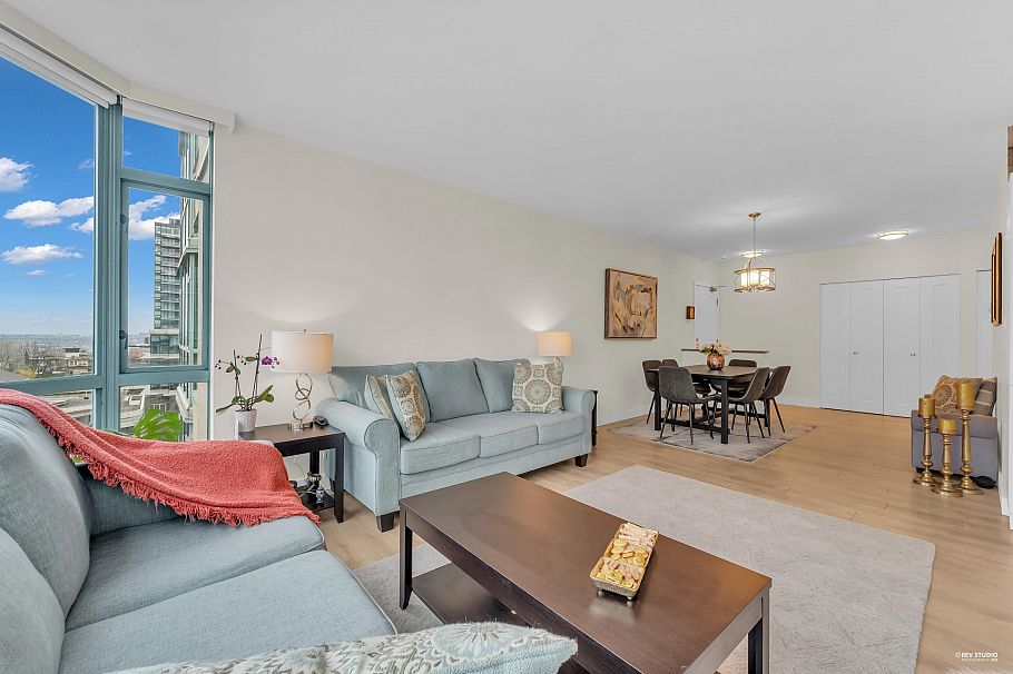 801 140 E 14 Street North Vancouver, BC - 1