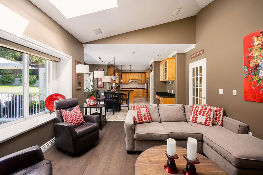 228 W Kings Road North Vancouver, BC - 9
