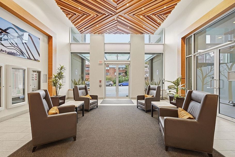 705 135 E 17th Street North Vancouver, BC - 31