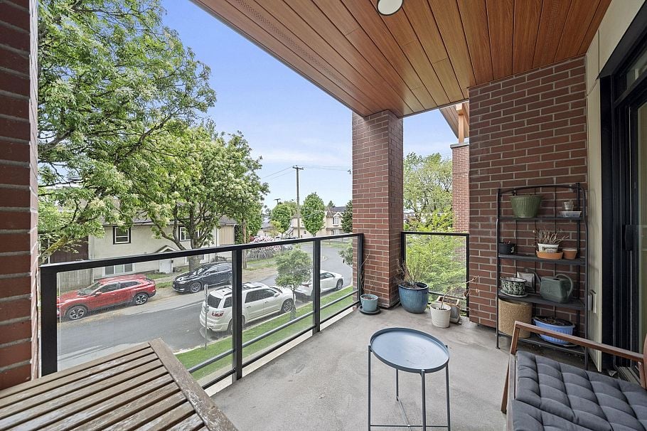 205 2550 Garden Drive Vancouver, BC - 16