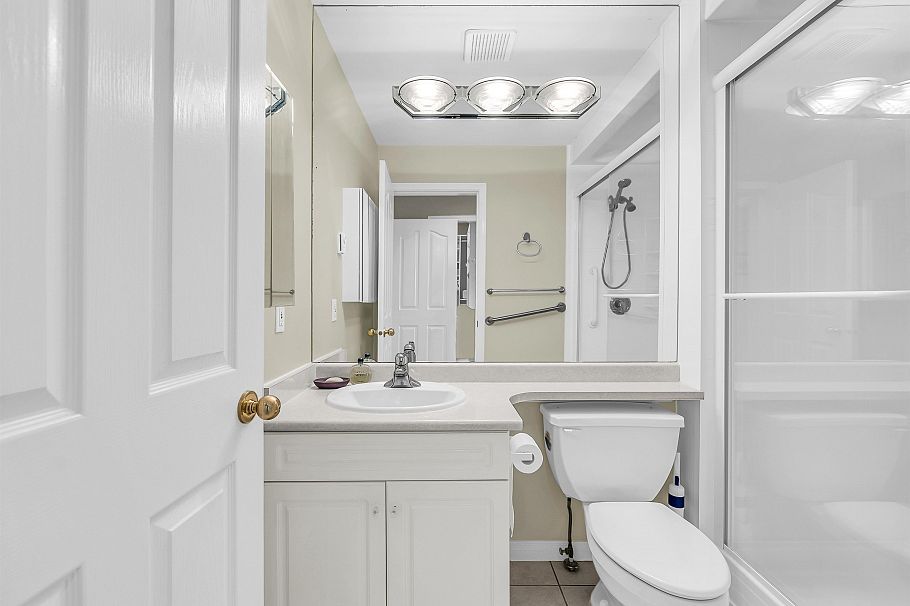 332 E 12th Street North Vancouver, BC - 27