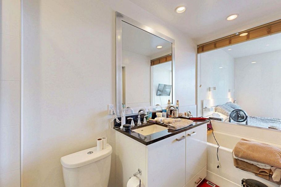 865 2080 W Broadway Vancouver, BC - 22