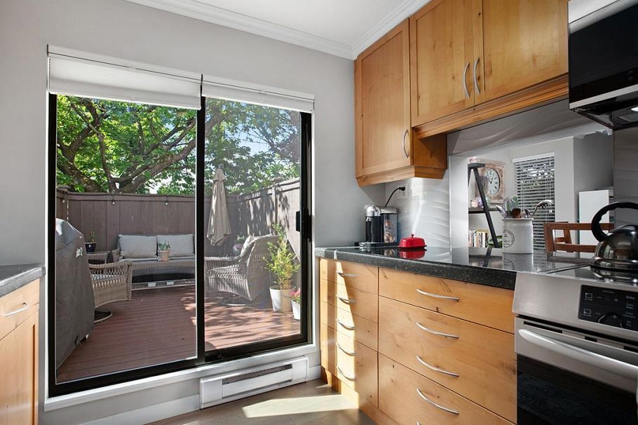 21 230 W 14th Street North Vancouver, BC - 6