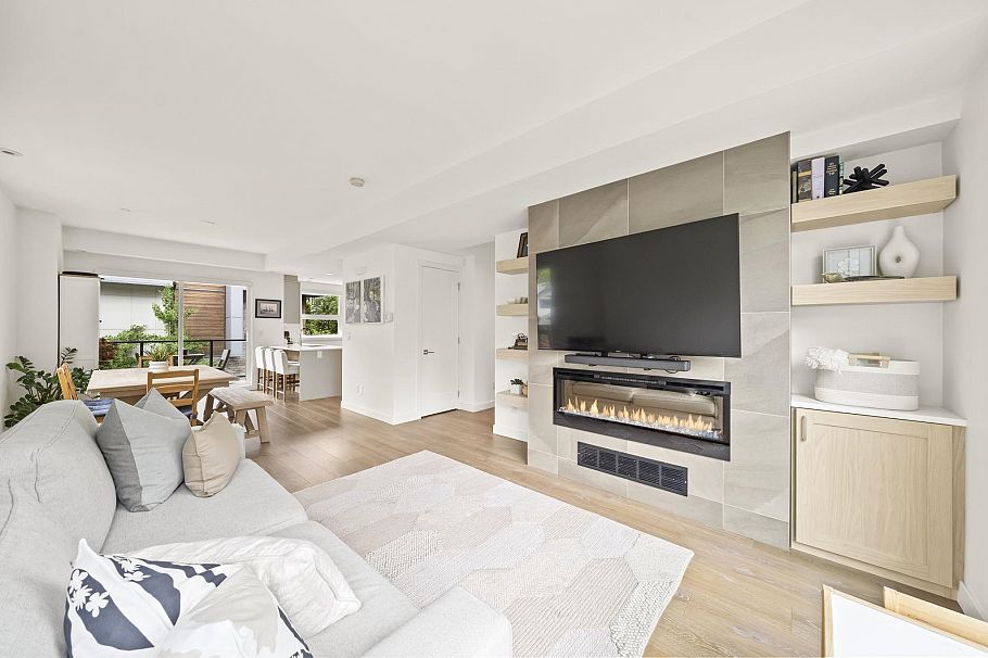 7 856 Orwell Street North Vancouver, BC - 2