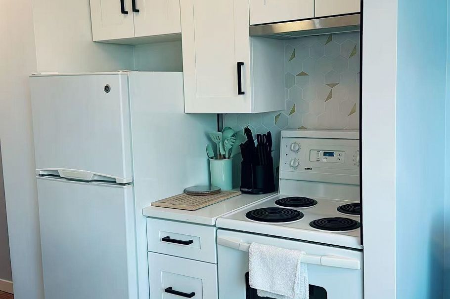 502 1850 Comox Street Vancouver, BC - 18