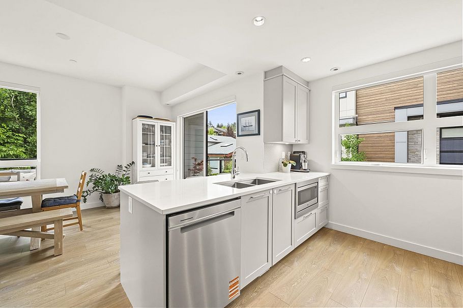 7 856 Orwell Street North Vancouver, BC - 10