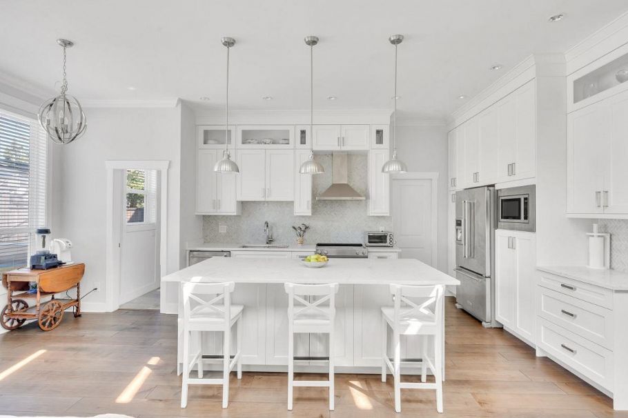 738 E 13th Street North Vancouver, BC - 5