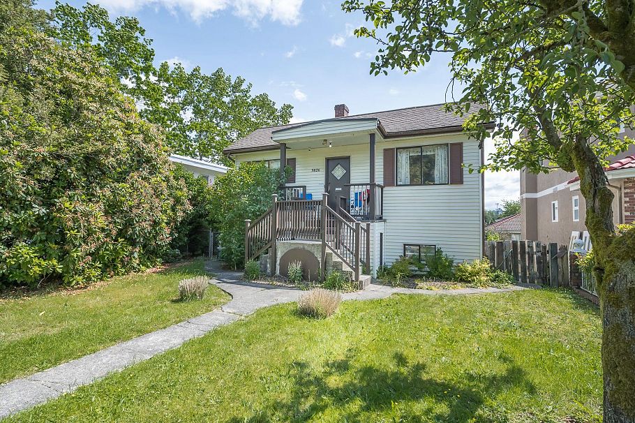 3826 Glendale Street Vancouver, BC - 1