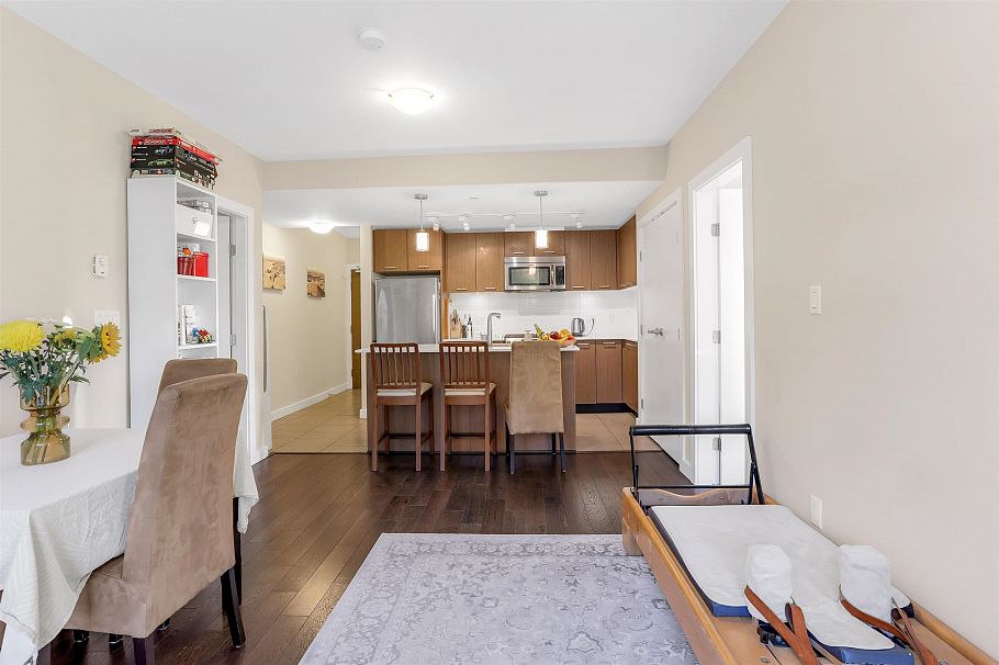 204 1177 Marine Drive North Vancouver, BC - 9