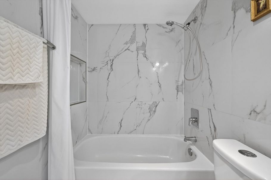 1005 811 Helmcken Street Vancouver, BC - 21