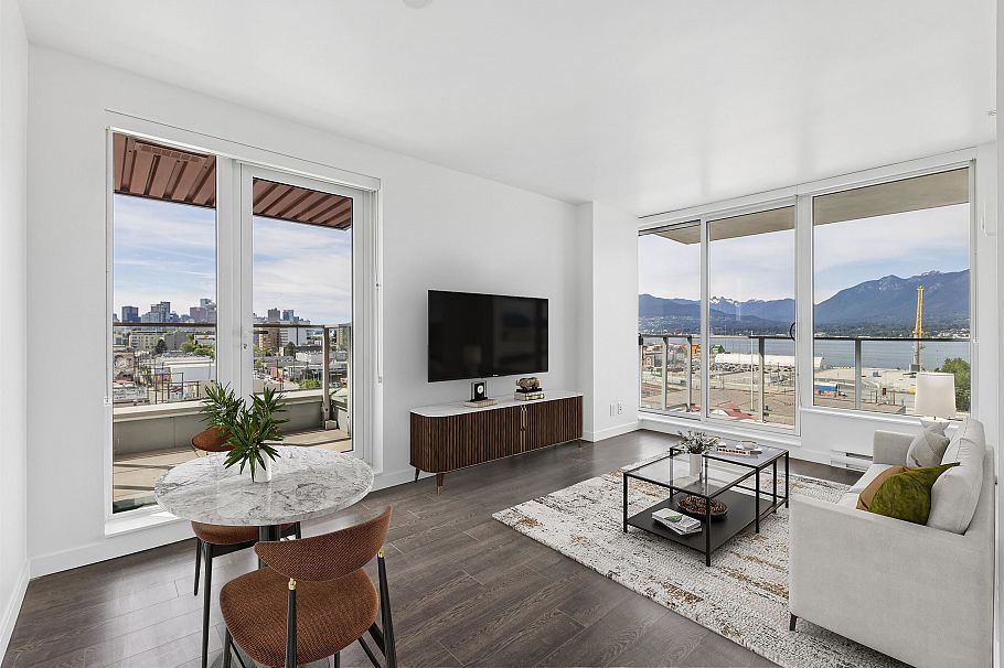 902 933 E Hastings Street Vancouver, BC - 1