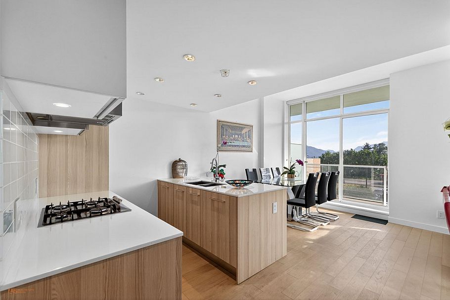 312 2220 Kingsway Vancouver, BC - 5
