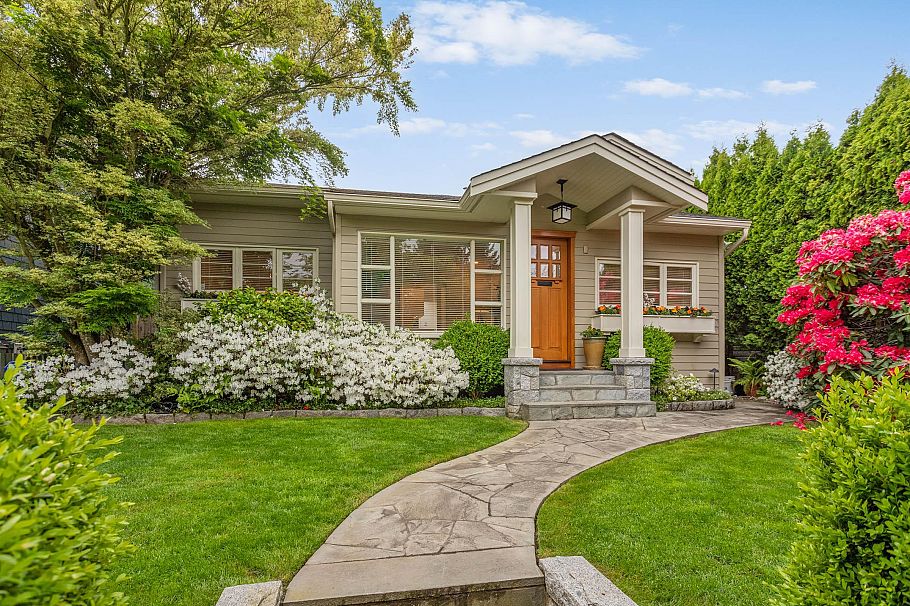 4467 St. George Street Vancouver, BC - 2