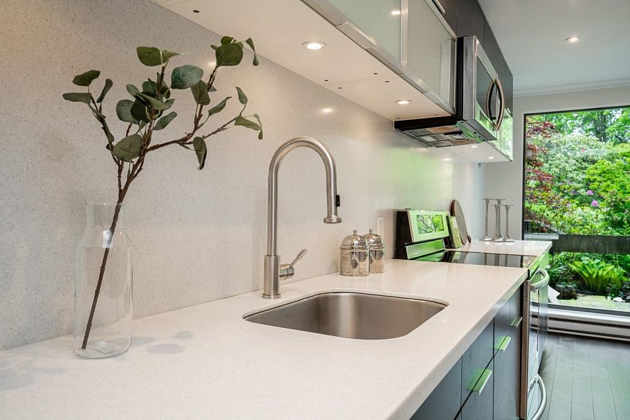 697 Moberly Road Vancouver, BC - 2