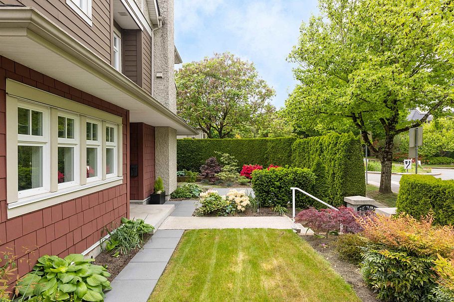 4490 W 8th Avenue Vancouver, BC - 31