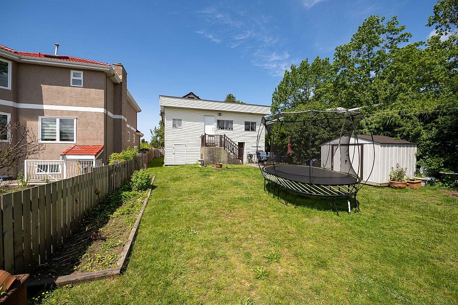 3826 Glendale Street Vancouver, BC - 2