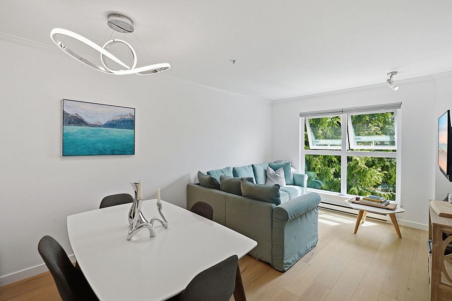 2510 W 4th Avenue Vancouver, BC - 1