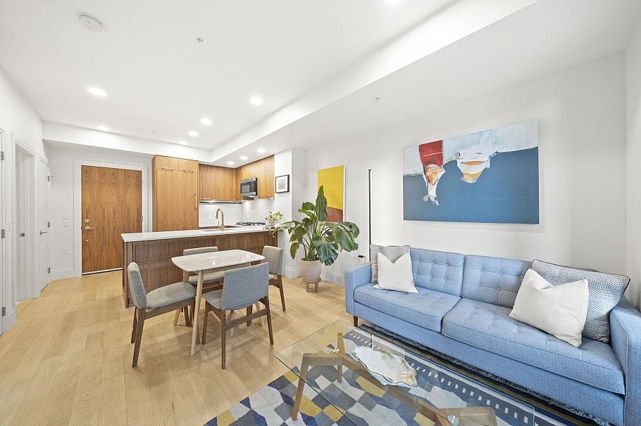 205 2550 Garden Drive Vancouver, BC - 7