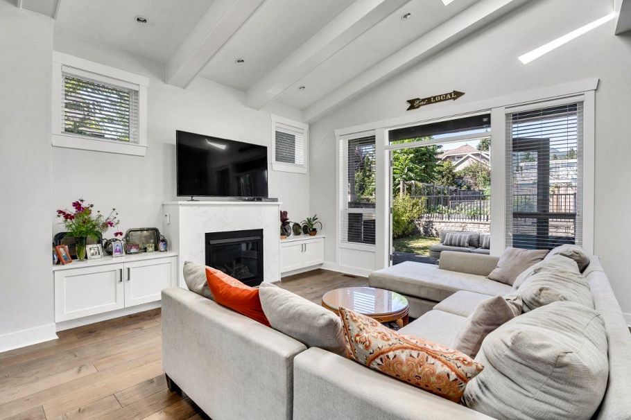 738 E 13th Street North Vancouver, BC - 7