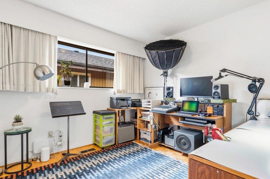 7611 Oak Street Vancouver, BC - 19