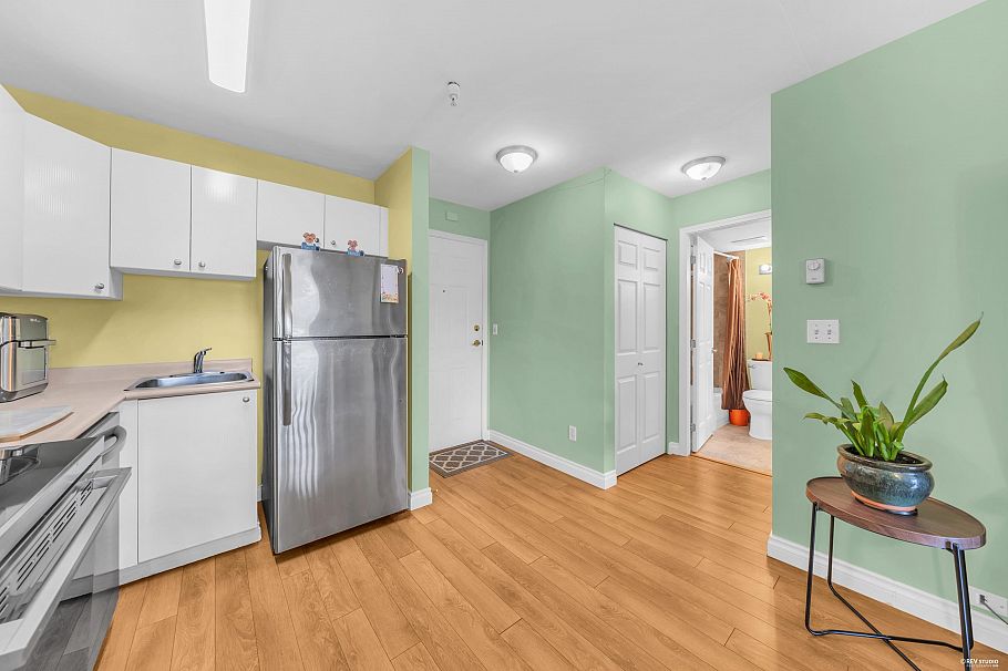 202 3624 Fraser Street Vancouver, BC - 6
