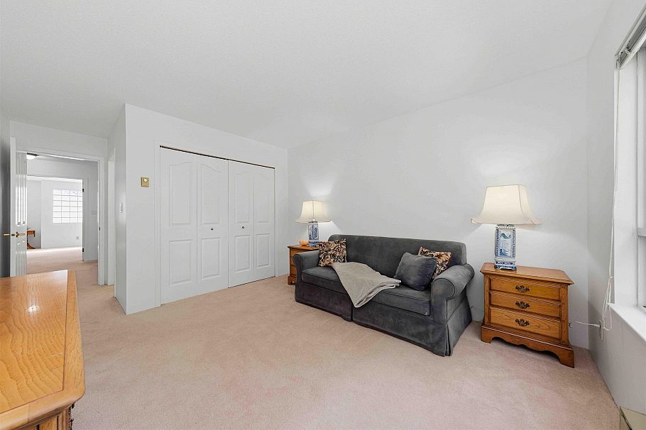 5 1925 Indian River Crescent North Vancouver, BC - 22