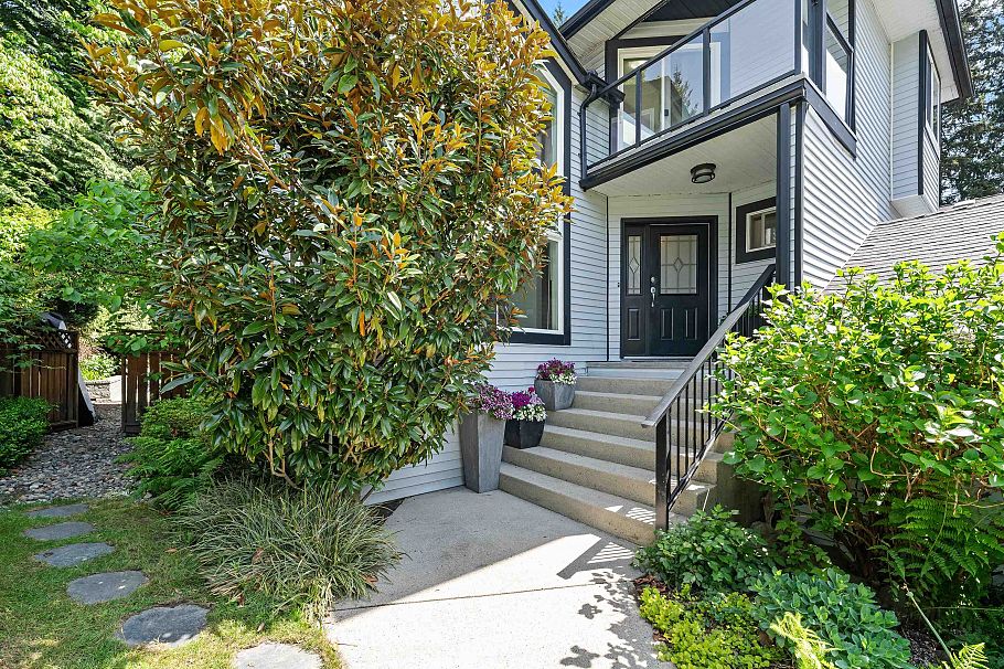 1690 Cascade Court North Vancouver, BC - 36