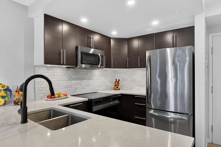 1005 811 Helmcken Street Vancouver, BC - 3