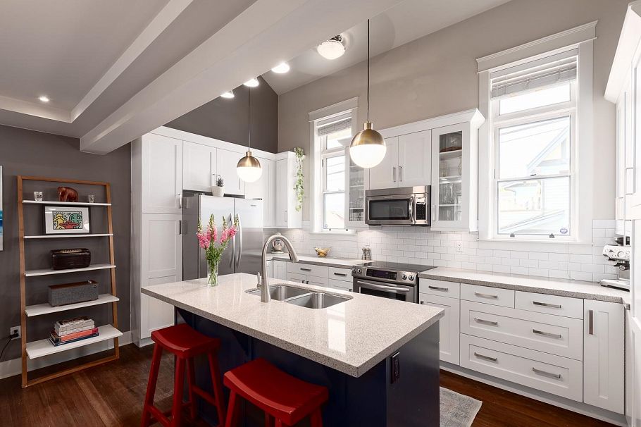 1077 Salsbury Drive Vancouver, BC - 14