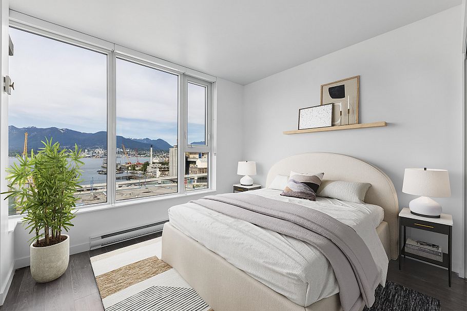 902 933 E Hastings Street Vancouver, BC - 4