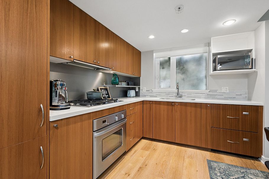 428 Helmcken Street Vancouver, BC - 11