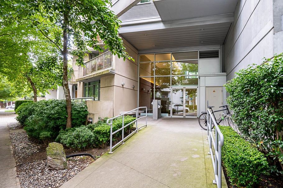 905 328 E 11th Avenue Vancouver, BC - 25