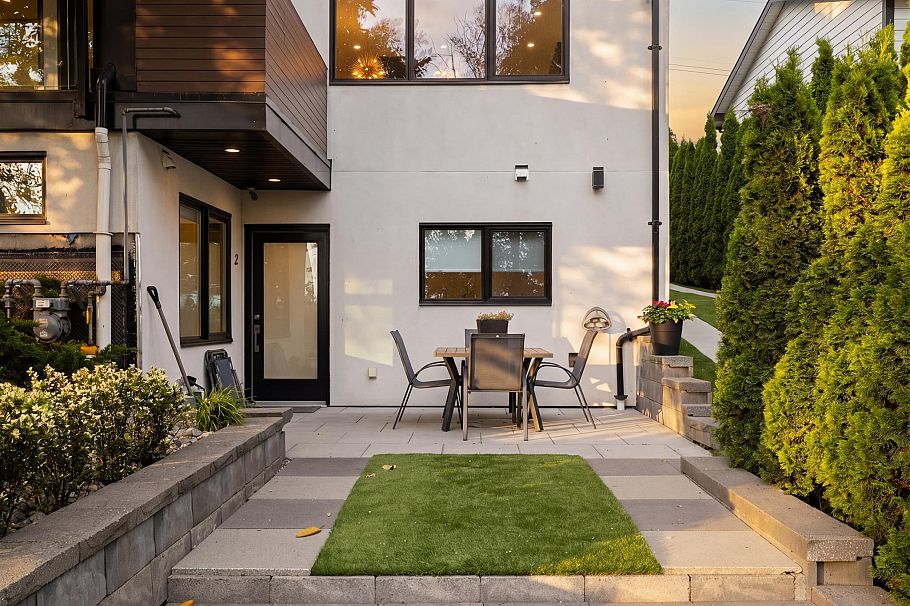 919 E 4th Street North Vancouver, BC - 32