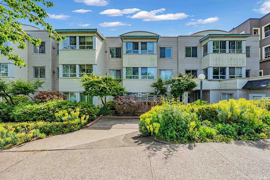 202 3624 Fraser Street Vancouver, BC - 1