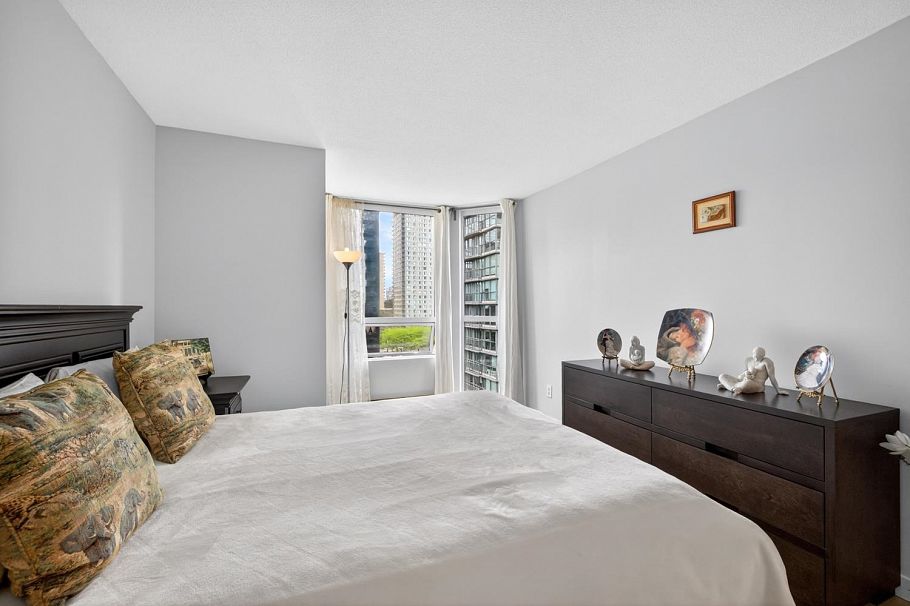 1005 811 Helmcken Street Vancouver, BC - 12
