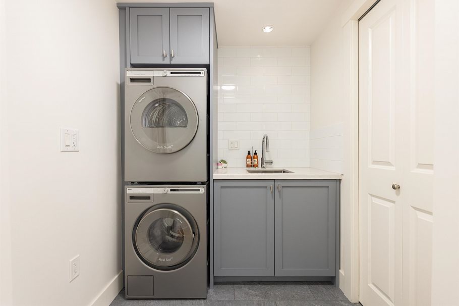 4490 W 8th Avenue Vancouver, BC - 17