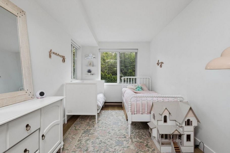 2 1949 W 8th Avenue Vancouver, BC - 18