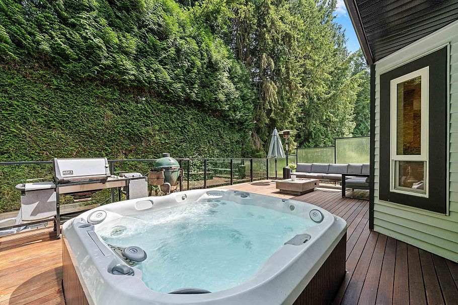 1690 Cascade Court North Vancouver, BC - 30
